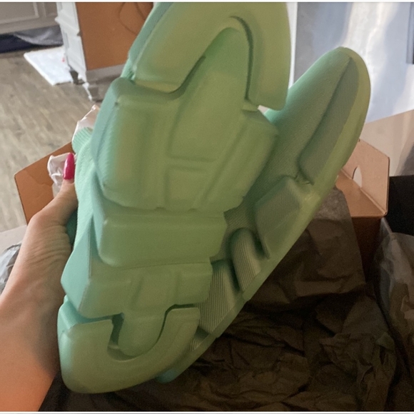 ❤️‍🔥BALENCIAGA SNEAKERS ❤️‍🔥 - Picture 3 of 4